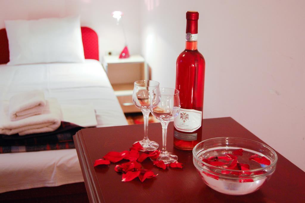 Hotel Montenegro Struga Ngoại thất bức ảnh